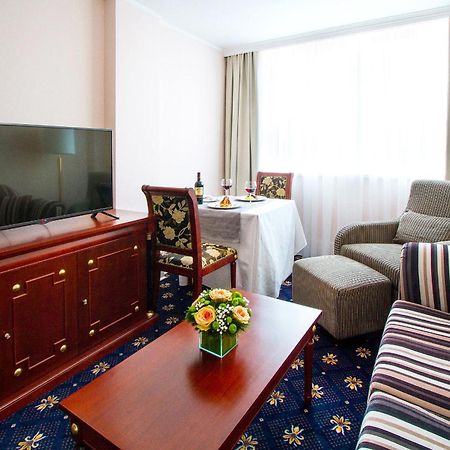 A Hoteli - Hotel Sloboda Šabac Стая снимка