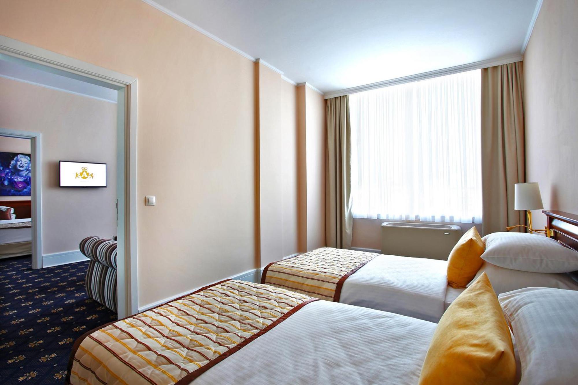 A Hoteli - Hotel Sloboda Šabac Стая снимка
