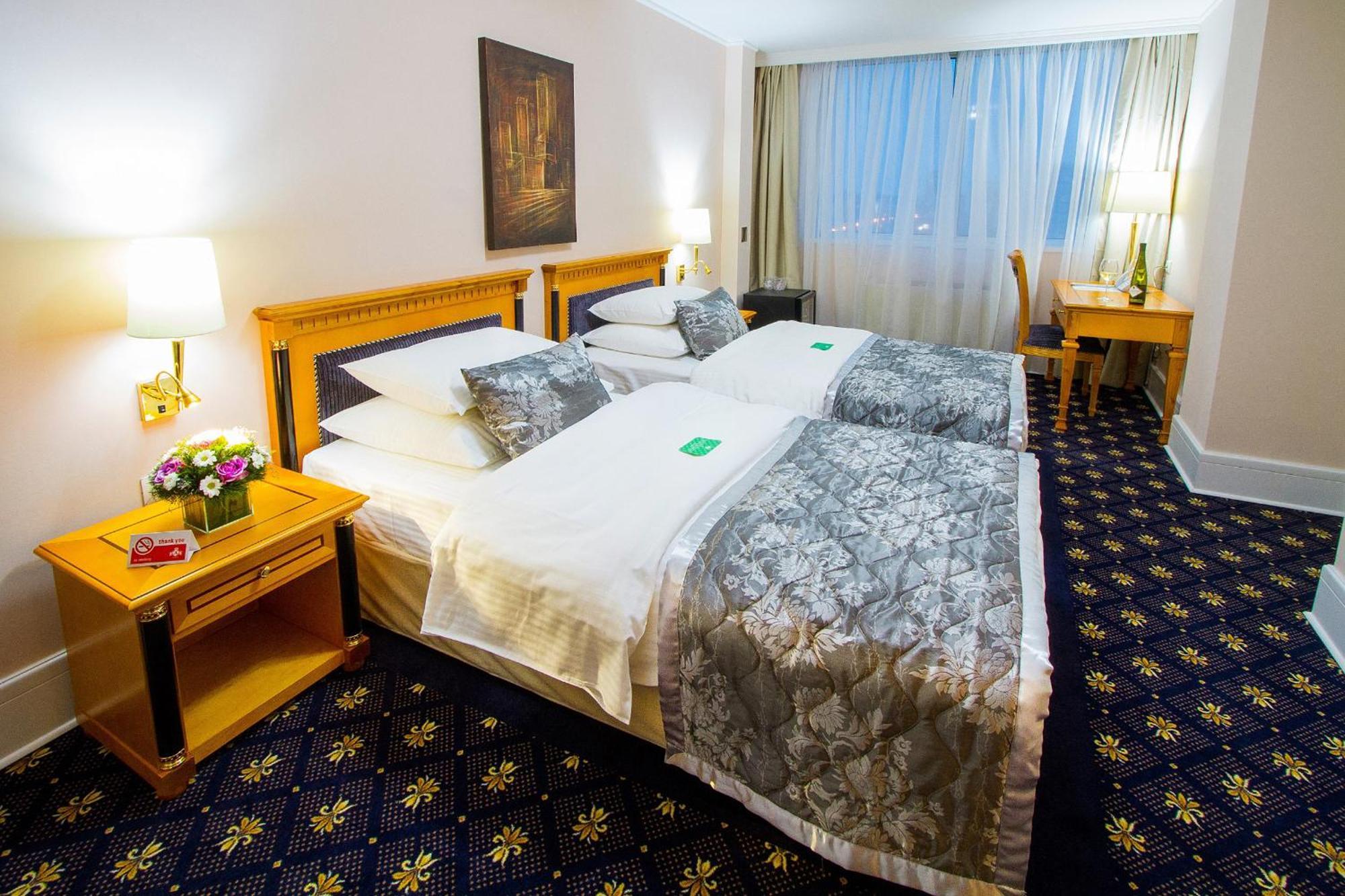A Hoteli - Hotel Sloboda Šabac Стая снимка