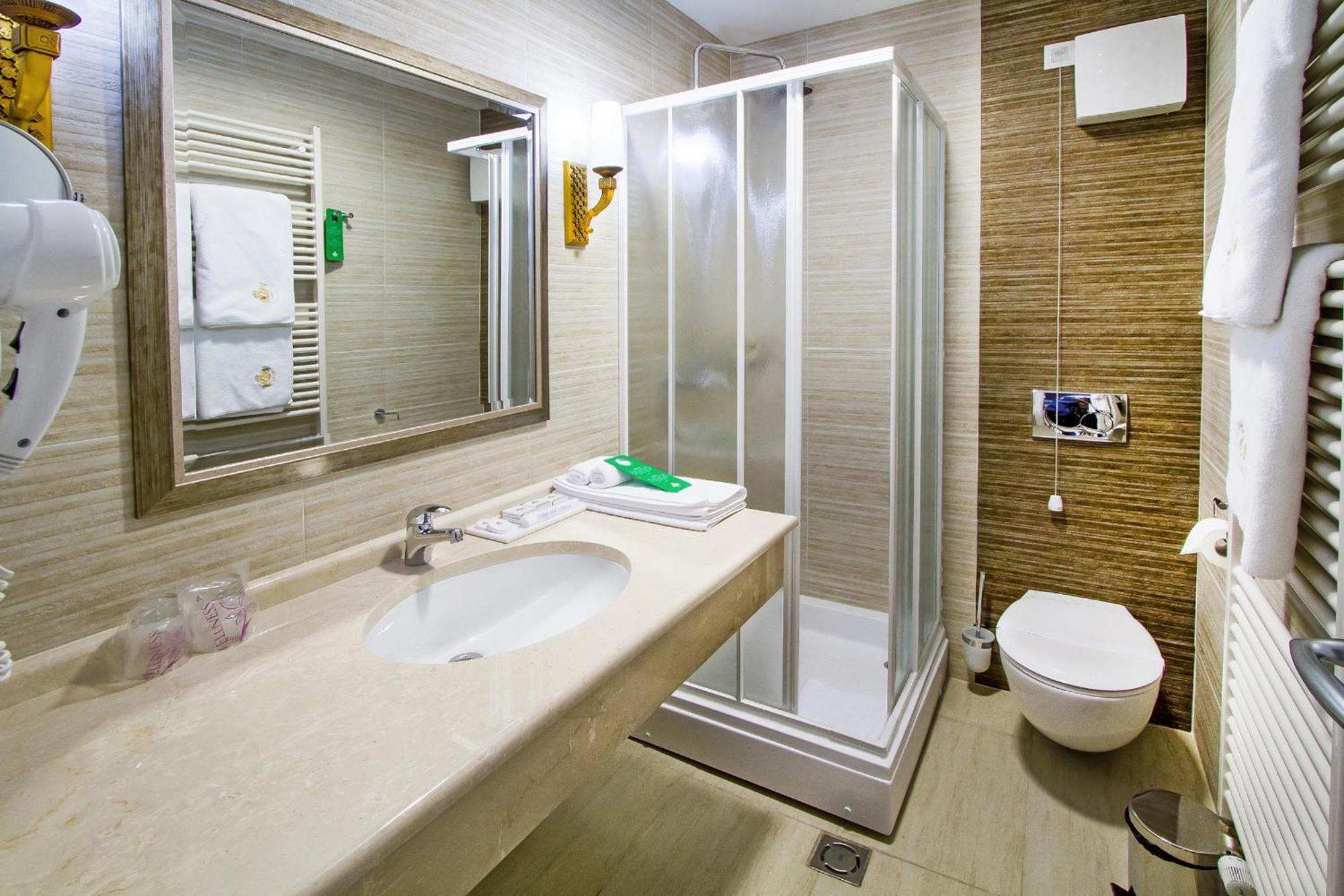 A Hoteli - Hotel Sloboda Šabac Стая снимка
