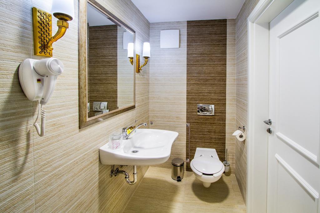 A Hoteli - Hotel Sloboda Šabac Стая снимка