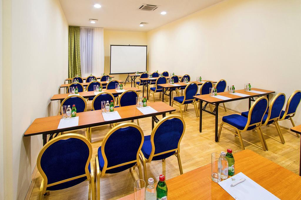 A Hoteli - Hotel Sloboda Šabac Екстериор снимка