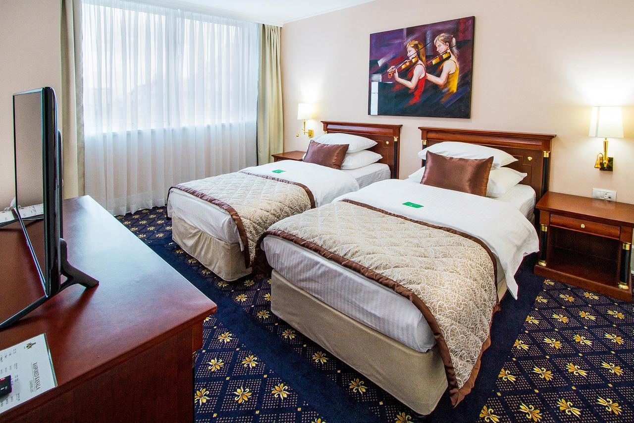 A Hoteli - Hotel Sloboda Šabac Стая снимка